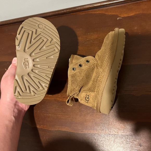 USED Toddler Uggs, no Laces - Picture 5 of 10